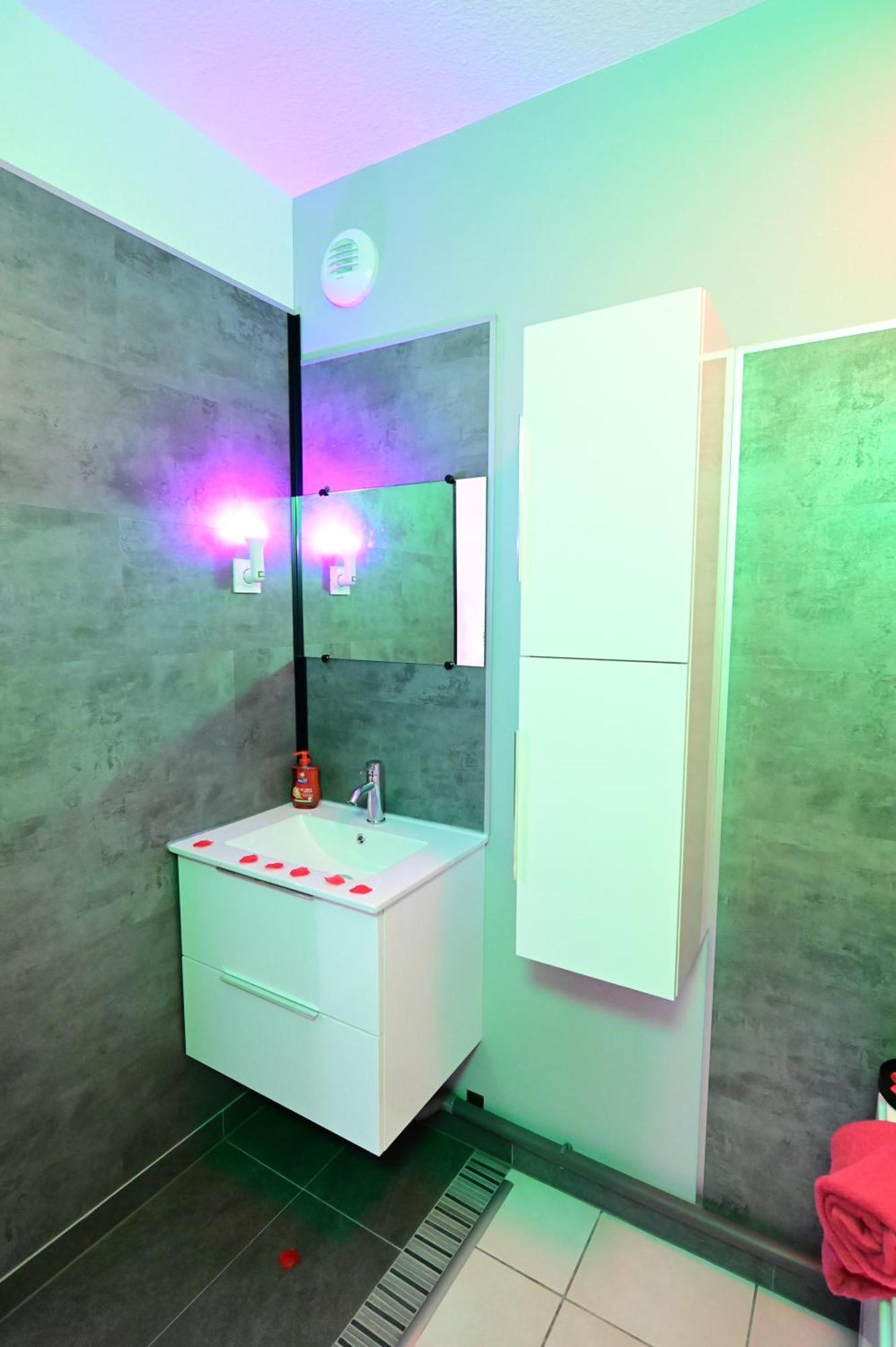Love Room A Deux Pas De L'Ocean Avec Hammam, Sauna Et Bain A 2 :-) Biscarrosse Exterior foto