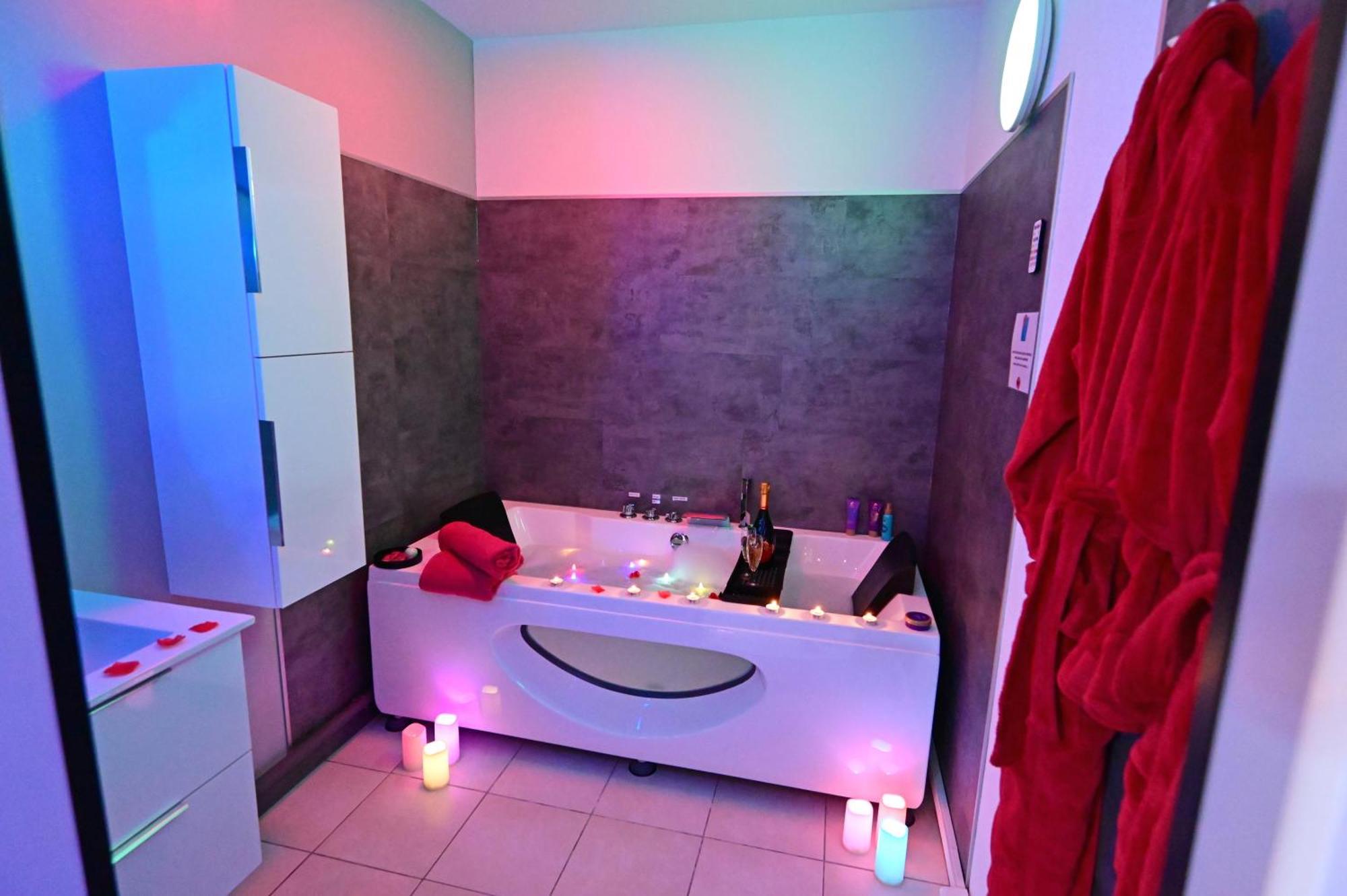 Love Room A Deux Pas De L'Ocean Avec Hammam, Sauna Et Bain A 2 :-) Biscarrosse Exterior foto